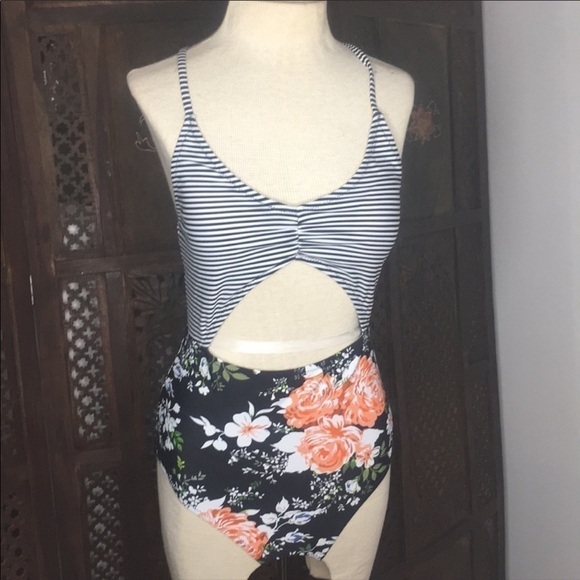 Cupshe Mixed Print Monokini Floral & Stripe NWT - Picture 2 of 11